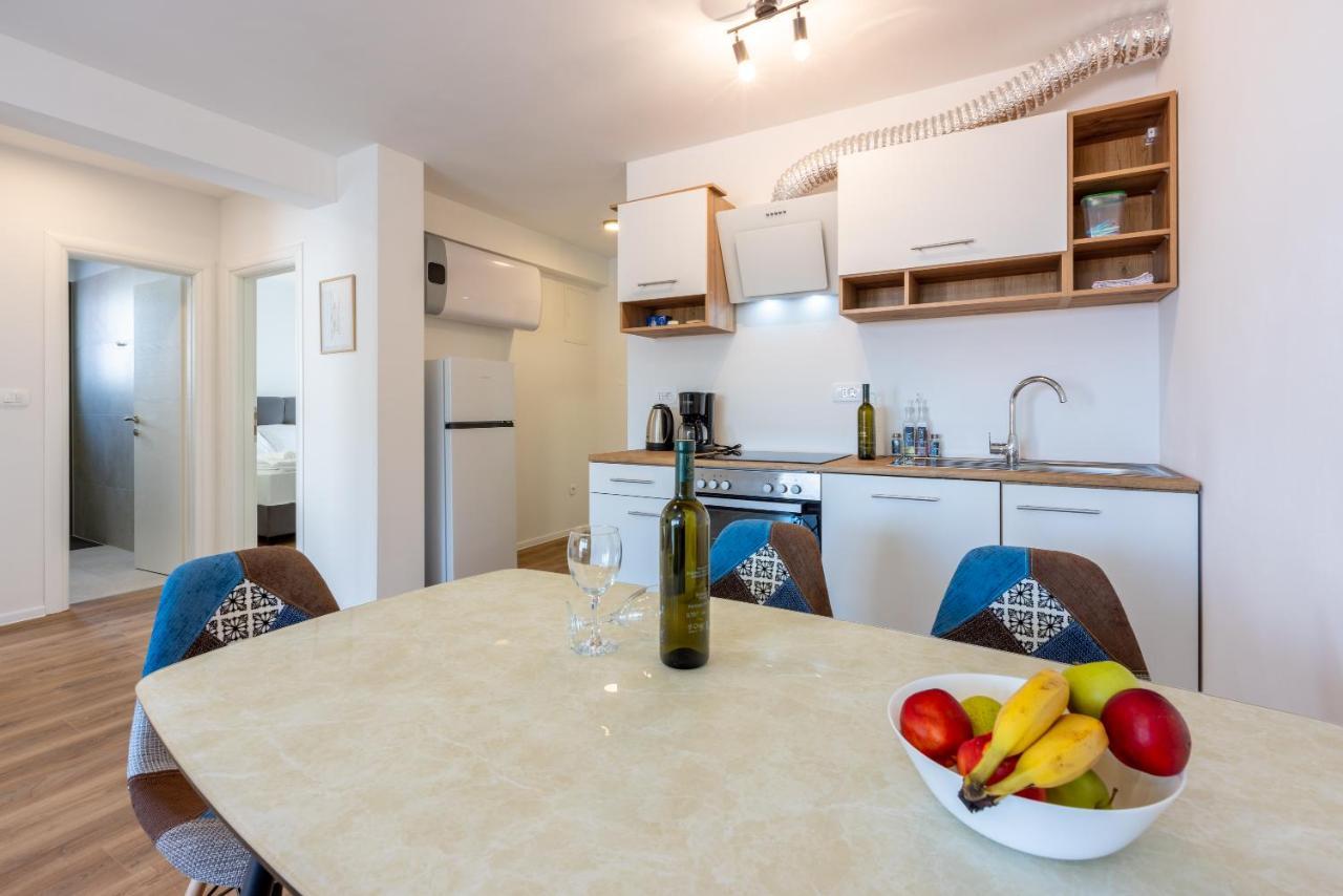 Luxury Apartments Lovorka 1 & 2**** Selce Exterior foto