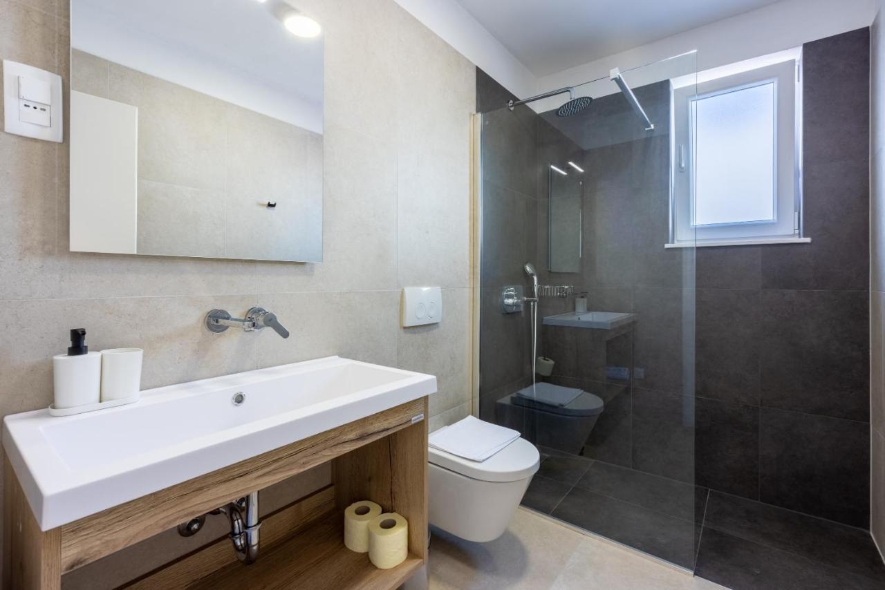Luxury Apartments Lovorka 1 & 2**** Selce Exterior foto
